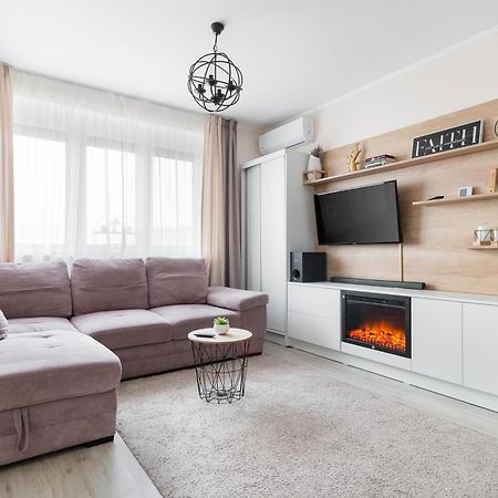 Anastasia Pink Oradea Exterior photo
